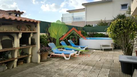  Moradia T5 com Vista de Mar Deslumbrante em Baleia, Carvoeira 