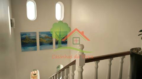  Moradia T5 com Vista de Mar Deslumbrante em Baleia, Carvoeira 