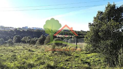  Terreno urbano para construção de 4 moradias com PIP 