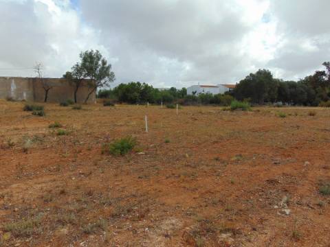 Terreno para construção em Almancil