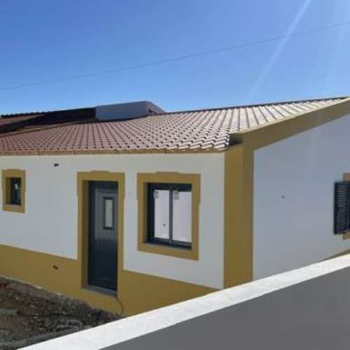 BAIXA DE PREÇO!!! Moradia T2+1 Terrea em zona calma das Ferreiras