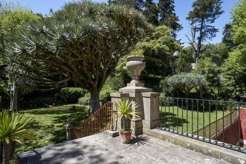 Palácio na 1º Linha de Mar em Paço de Arcos