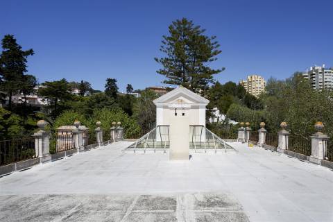 Palácio na 1º Linha de Mar em Paço de Arcos