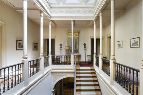 Palácio na 1º Linha de Mar em Paço de Arcos