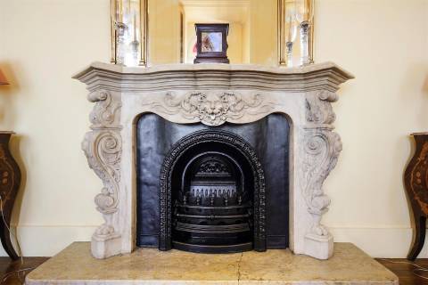 Palácio na 1º Linha de Mar em Paço de Arcos