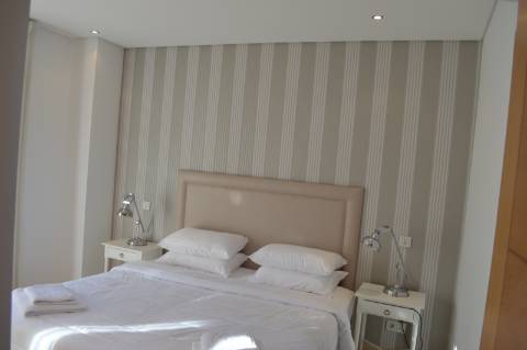 Moradia geminada de 2 + 1 quartos situada no condomínio fechado e privado The Crest em Vale Formoso