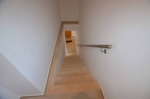 Moradia T1inserida em condomínio com piscina