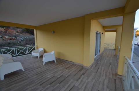 Moradia T1inserida em condomínio com piscina