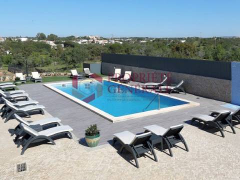 Guest House com 10 Quartos em Branqueira - Albufeira