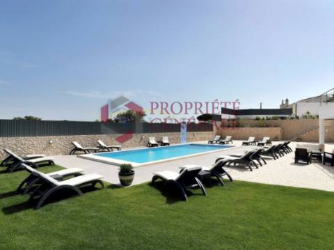 Guest House com 10 Quartos em Branqueira - Albufeira