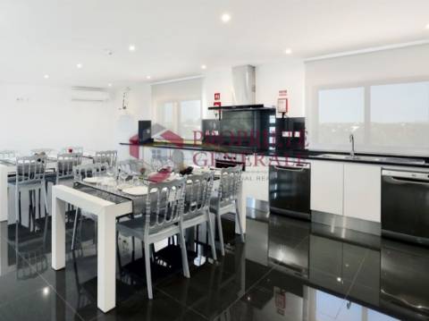 Guest House com 10 Quartos em Branqueira - Albufeira