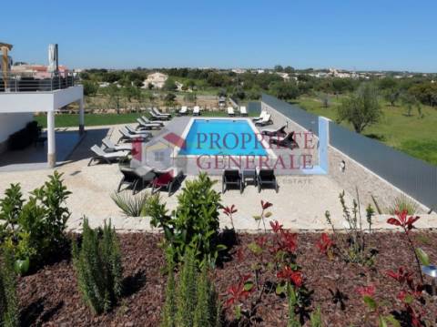 Guest House com 10 Quartos em Branqueira - Albufeira