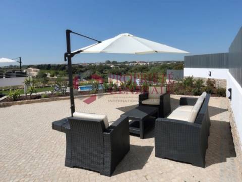 Guest House com 10 Quartos em Branqueira - Albufeira