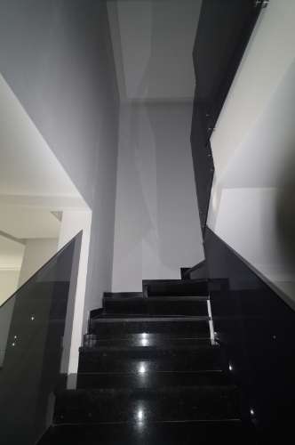 Apartamento T5 Duplex Novo, com exposição solar a sul e vistas deslumbrantes de campo e mar em São Brás de Alportel