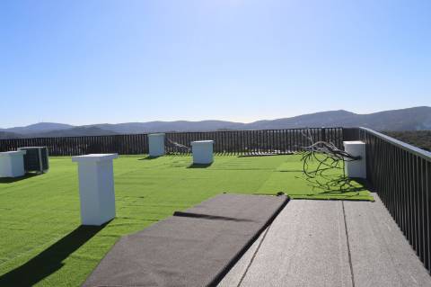 Apartamento T5 Duplex Novo, com exposição solar a sul e vistas deslumbrantes de campo e mar em São Brás de Alportel