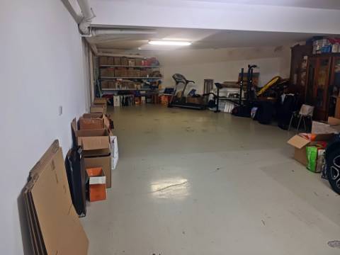 Fantástica moradia T4 com piscina, junto da Av. da Boavista. - Serralves