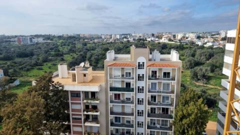 Apartamento T4 de alta eficiência energética e com domótica, Portimão