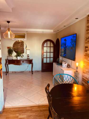 Apartamento T1 +1 remodelado em condomínio com piscina