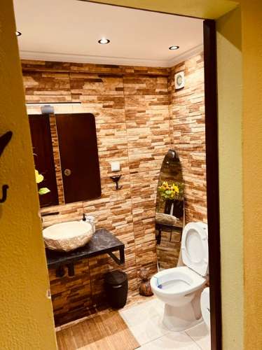 Apartamento T1 +1 remodelado em condomínio com piscina