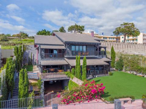 Moradia de Luxo T5 em São Martinho