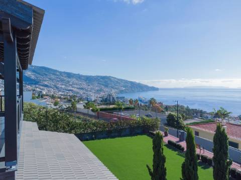 Moradia de Luxo T5 em São Martinho