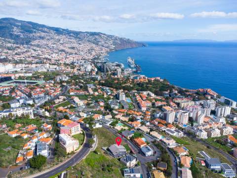 Moradia de Luxo T5 em São Martinho