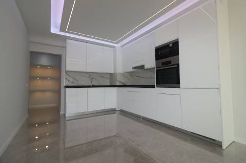 Apartamento T2 remodelado primeira linha de Mar em Quarteira