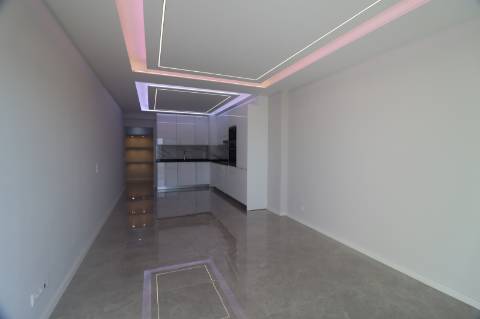 Apartamento T2 remodelado primeira linha de Mar em Quarteira