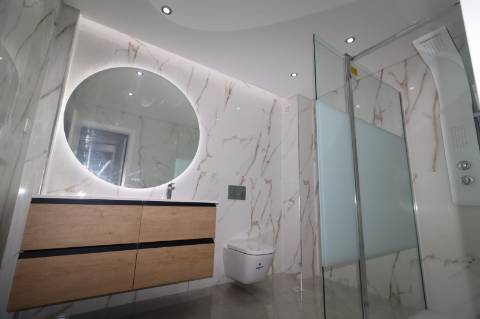 Apartamento T2 remodelado primeira linha de Mar em Quarteira