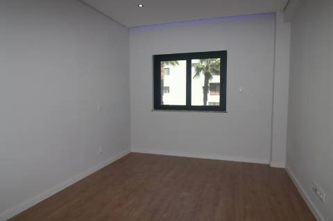 Apartamento T2 remodelado primeira linha de Mar em Quarteira