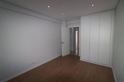 Apartamento T2 remodelado primeira linha de Mar em Quarteira