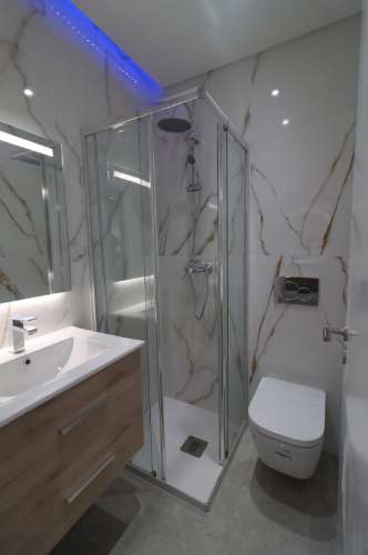 Apartamento T2 remodelado primeira linha de Mar em Quarteira