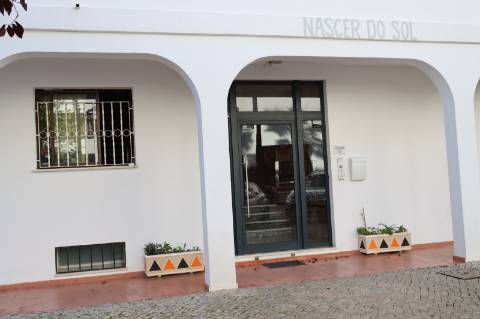 Apartamento T2 remodelado primeira linha de Mar em Quarteira