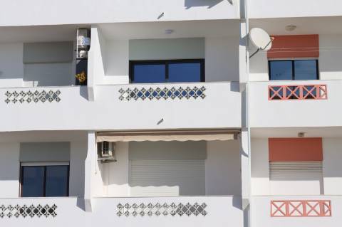 Apartamento T2 remodelado primeira linha de Mar em Quarteira