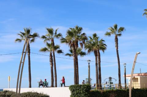 Apartamento T2 remodelado primeira linha de Mar em Quarteira