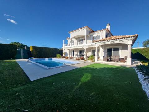 Fantástica moradia T4 com vista mar e piscina - Loulé, Algarve