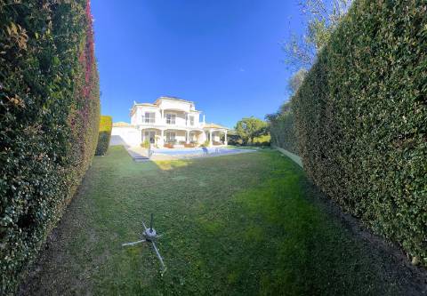 Fantástica moradia T4 com vista mar e piscina - Loulé, Algarve