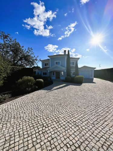 Fantástica moradia T4 com vista mar e piscina - Loulé, Algarve