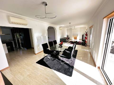 Fantástica moradia T4 com vista mar e piscina - Loulé, Algarve