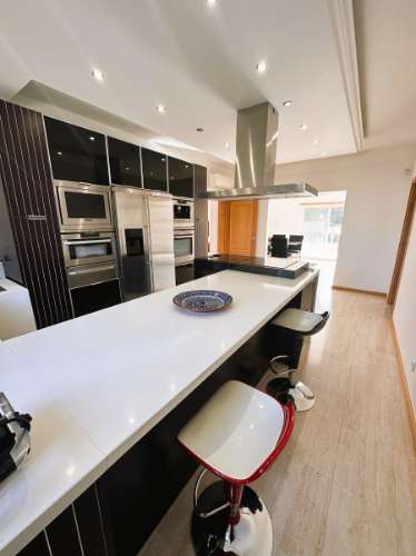 Fantástica moradia T4 com vista mar e piscina - Loulé, Algarve