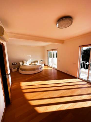 Fantástica moradia T4 com vista mar e piscina - Loulé, Algarve