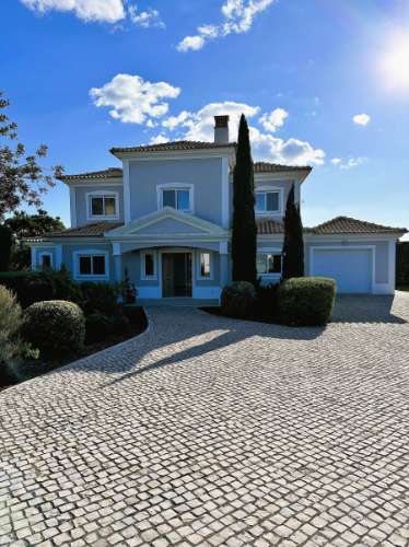 Fantástica moradia T4 com vista mar e piscina - Loulé, Algarve