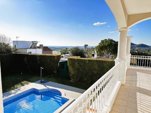 Fantástica moradia T4 com vista mar e piscina - Loulé, Algarve