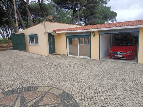 Moradia T3 com Jardim e Piscina