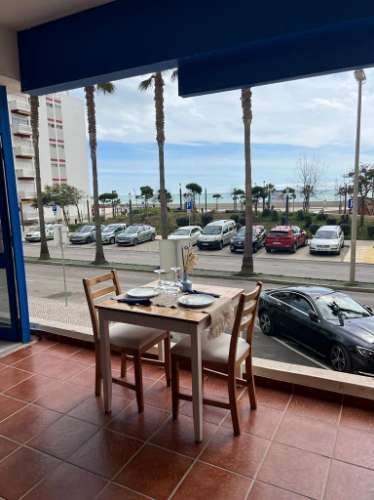 Restaurante/Snack-Bar para trespasse em frente à Praia de Quarteira