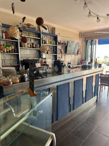 Restaurante/Snack-Bar para trespasse em frente à Praia de Quarteira