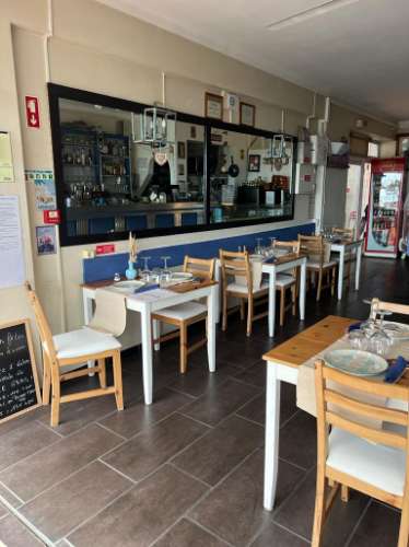 Restaurante/Snack-Bar para trespasse em frente à Praia de Quarteira