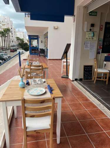 Restaurante/Snack-Bar para trespasse em frente à Praia de Quarteira