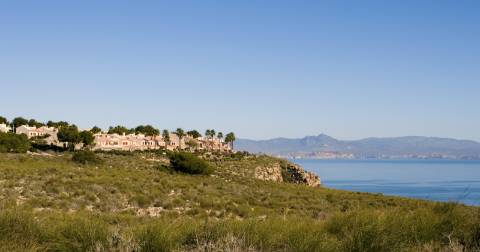 Apartamento T2 novo, junto da praia.