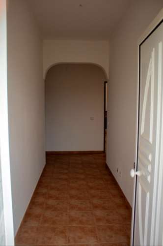 Moradia T3 Isolada com Armazém e amplo terreno